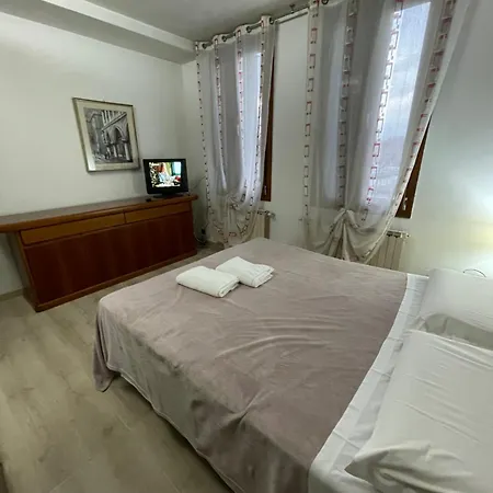 Goodvenice Canal View Harrysclass